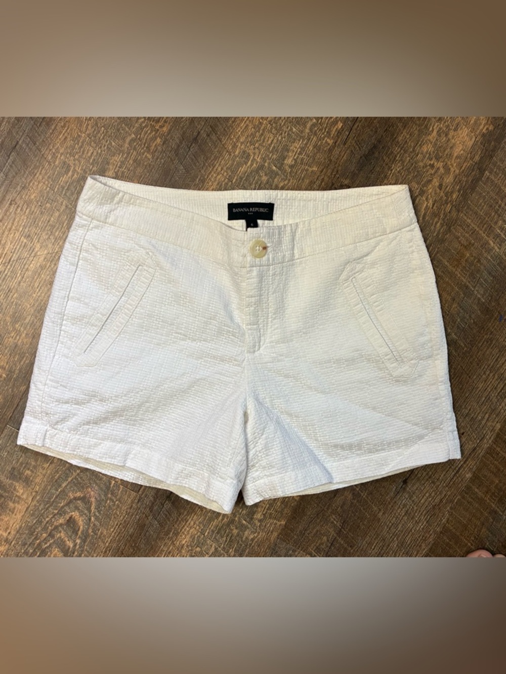 Banana Republic Women's Off-White Textured Shorts